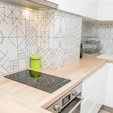 Charisma Apt - Lux At Top City Center Lägenhet