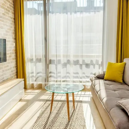 Charisma Apt - Lux At Top City Center Warna