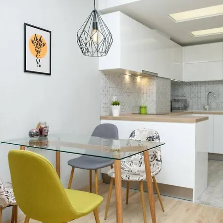 Charisma Apt - Lux At Top City Center Warna