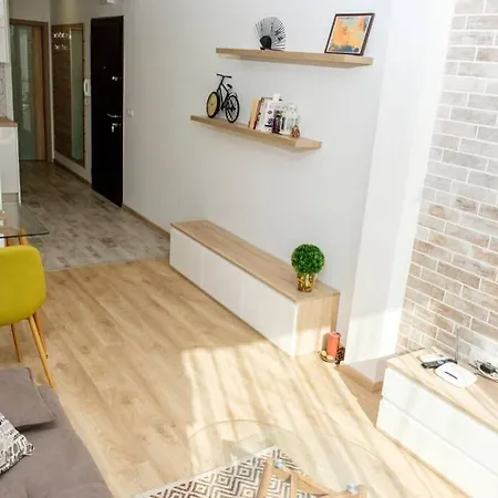 Charisma Apt - Lux At Top City Center Apartment *