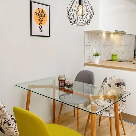 Charisma Apt - Lux At Top City Center * Warna